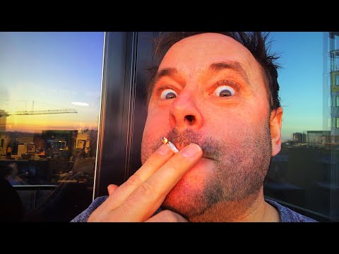 SMOKING 🚬 LEGAL MARIJUANA 🌿 FOR THE FIRST TIME IN CANADA 🇨🇦